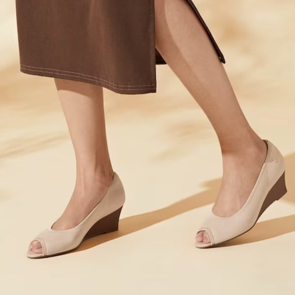 NEW Vivaia Peep Toe Wedge sandal heel / almond / 39 - Picture 1 of 11